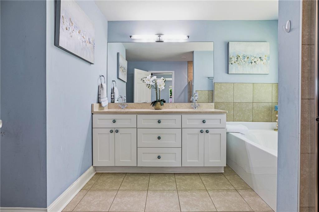 892 Scott Circle Decatur, GA 30033 - Photo 18 of 27