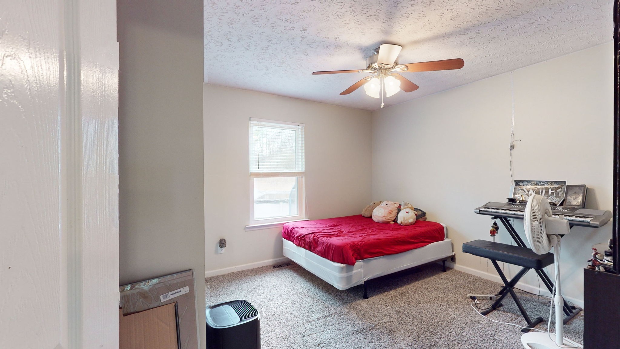152 Shawna Street McMinnville, TN 37110 - Photo 13 of 22 a living room with furniture and a window