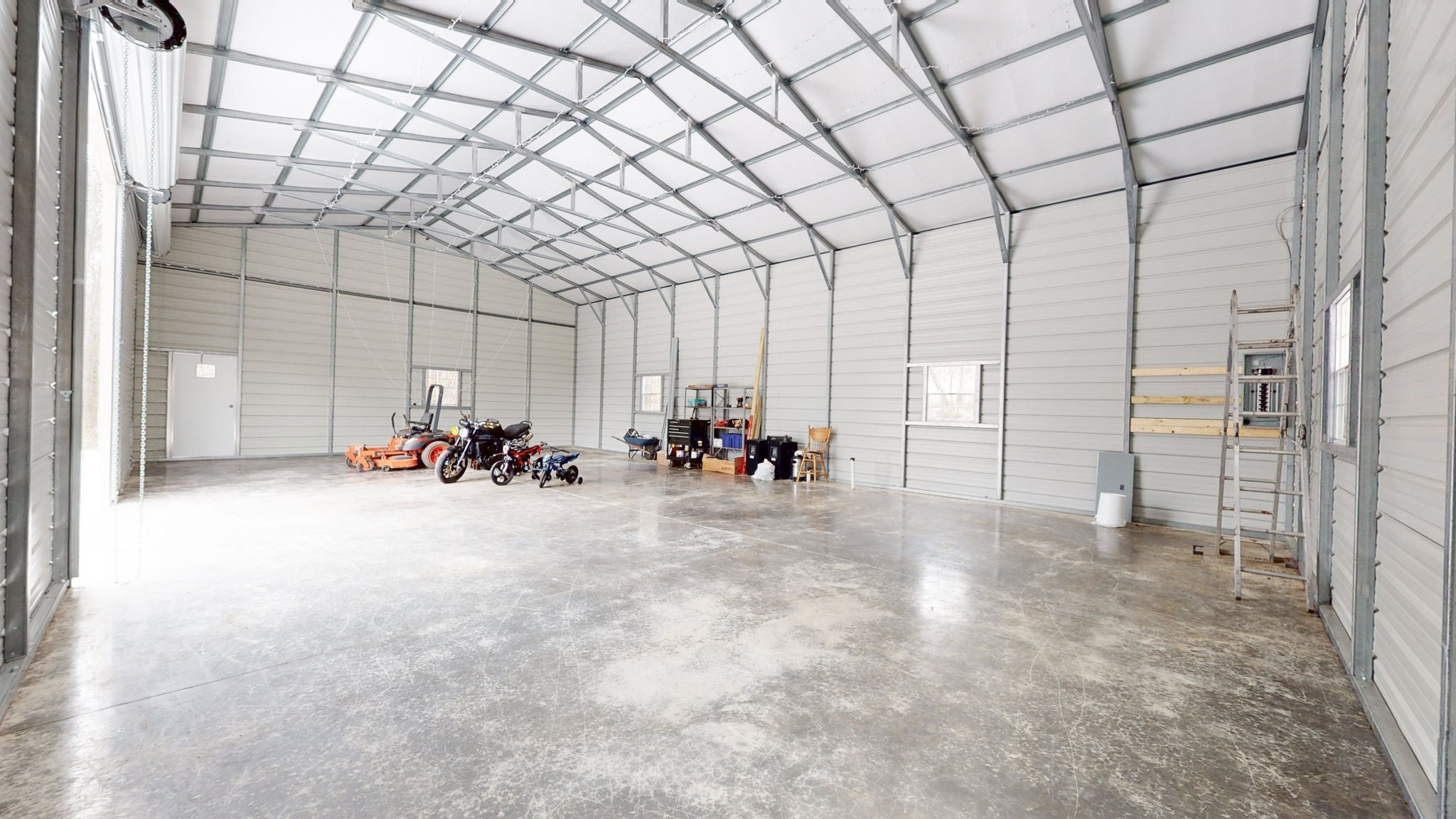 152 Shawna Street McMinnville, TN 37110 - Photo 19 of 22 a view of empty room with gym equipment