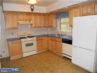 236 Glendale Road Havertown, PA 19083 - Photo 5 of 12