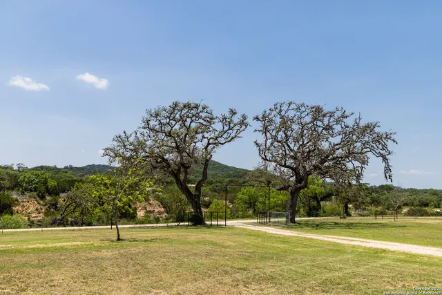 $1,649,000 | 5374 County Road 111, Utopia, TX 78884
