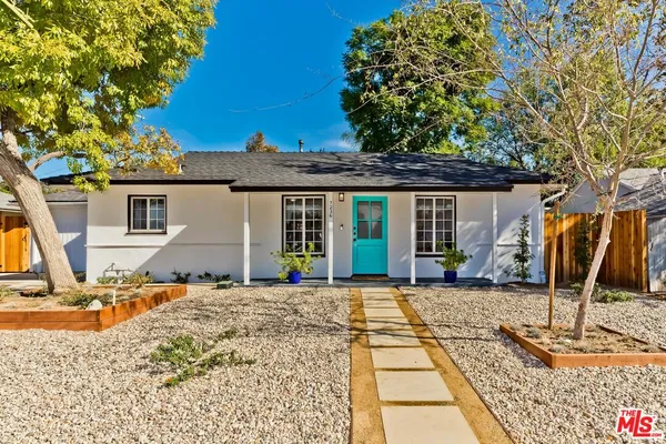 $3,695 | 7236 Encino Avenue, Van Nuys, CA 91406