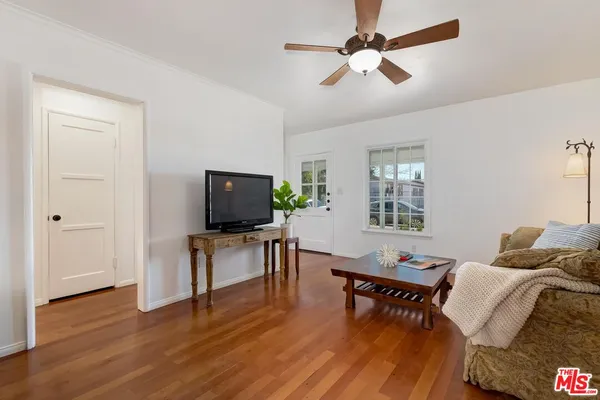 $3,695 | 7236 Encino Avenue, Van Nuys, CA 91406