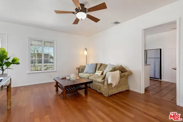 $3,695 | 7236 Encino Avenue, Van Nuys, CA 91406