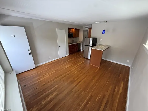 $745 | 1900 Queen Street, Unit C7, Winston-Salem, NC 27103