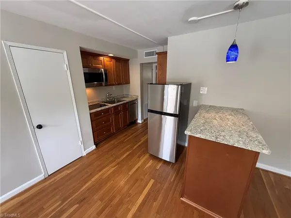 $745 | 1900 Queen Street, Unit C7, Winston-Salem, NC 27103