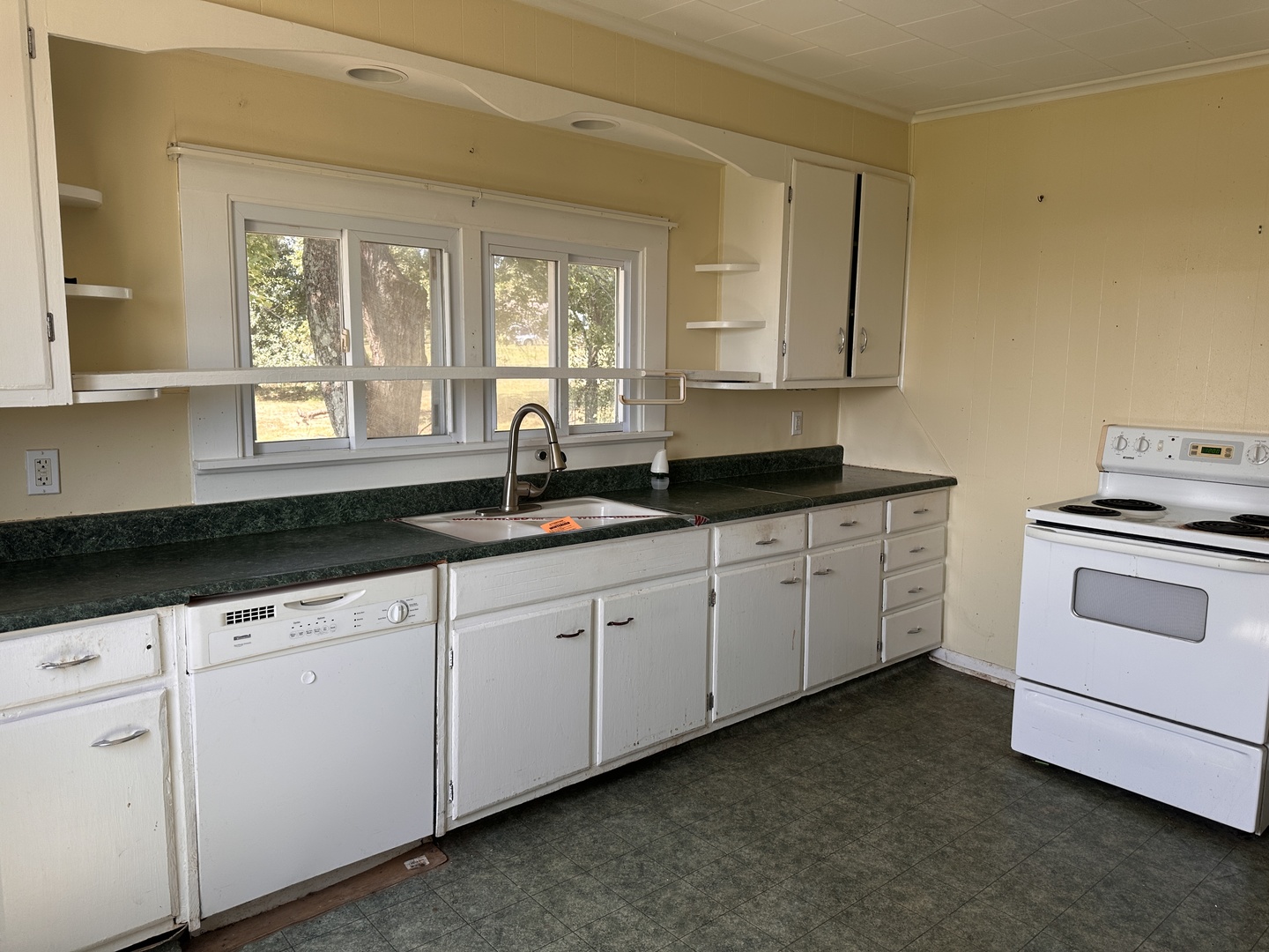 23780 Carlyle Road Thompsonville, IL 62890 - Photo 12 of 18 Gallery Image 12