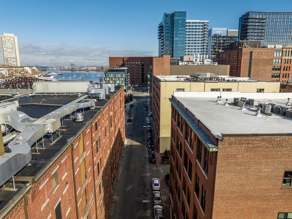 15 Sleeper Street, Unit 302 Boston, MA 02210 - Photo 33 of 35