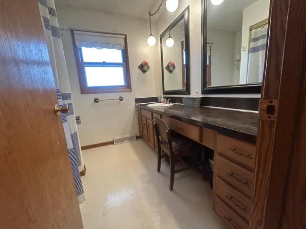 $139,900 | 303 North Clark Street, Ceylon, MN 56121
