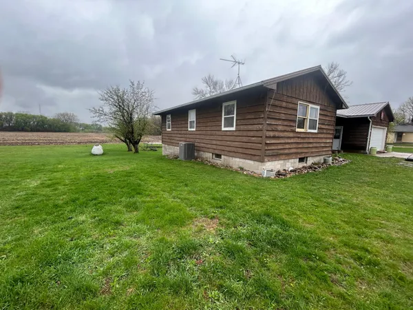 $139,900 | 303 North Clark Street, Ceylon, MN 56121