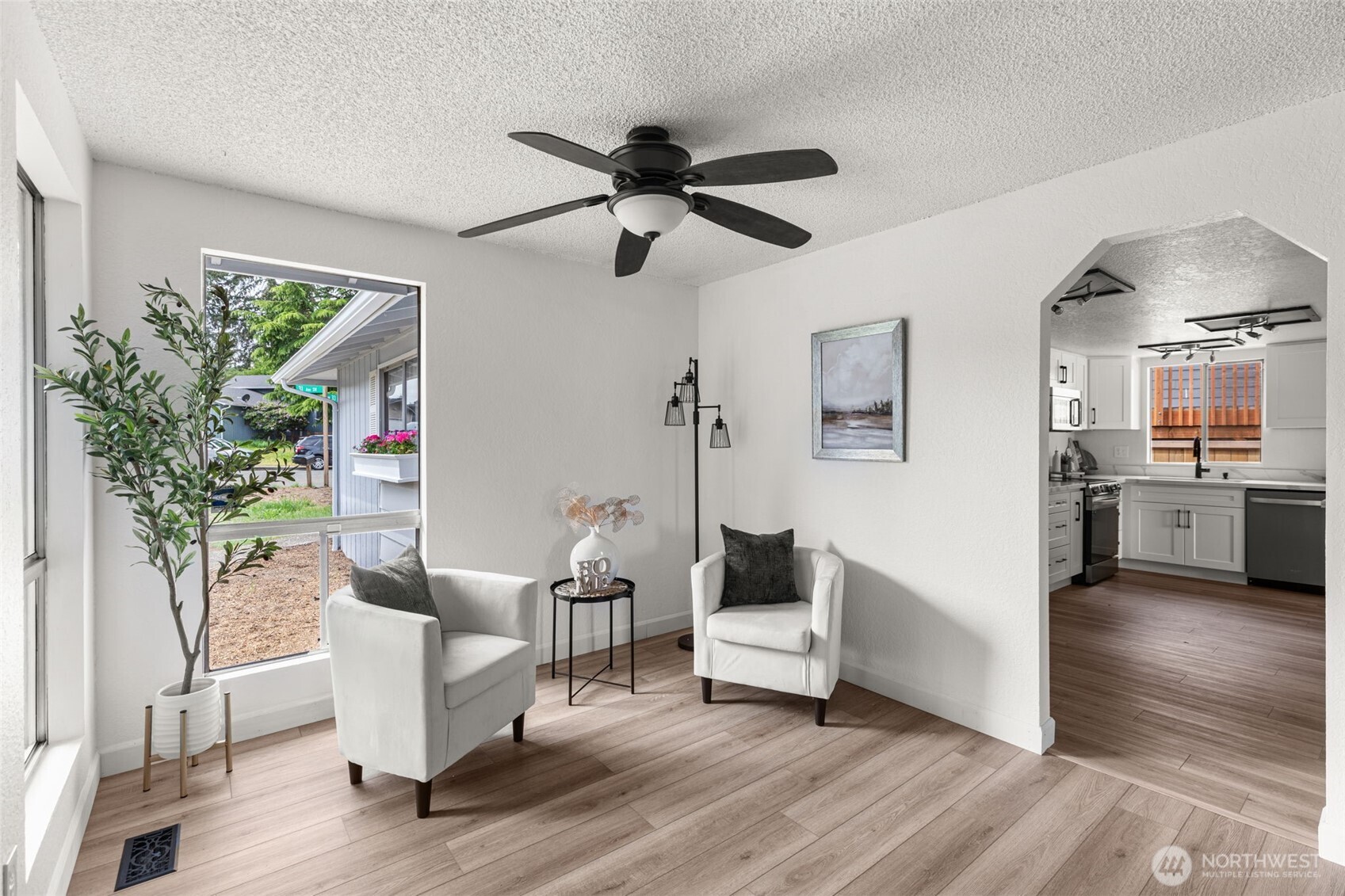 31300 31st Avenue Southwest Federal Way, WA 98023 - Photo 9 of 36