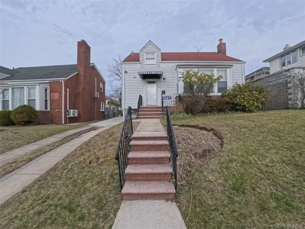 $4,600 | 64-59 228th Street | Oakland Gardens