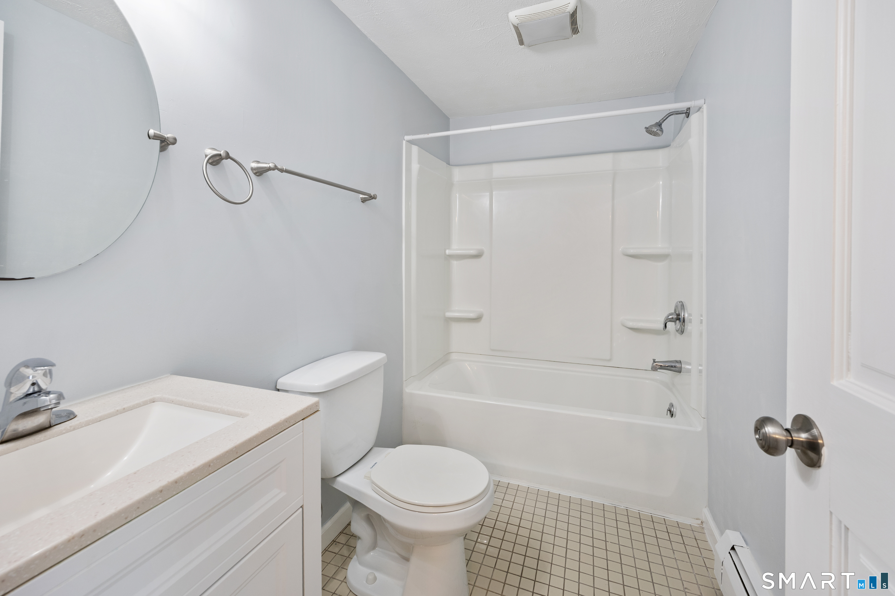 9 Guiel Place, Unit 2 Meriden, CT 06450 - Photo 11 of 17
