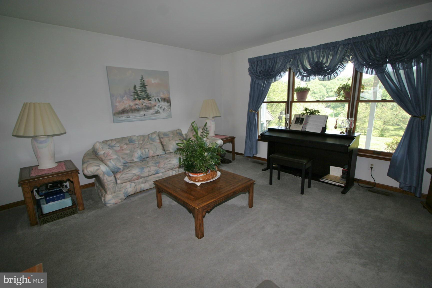 3111 Buffalo Road New Windsor, MD 21776 - Photo 4 of 30 Living Room