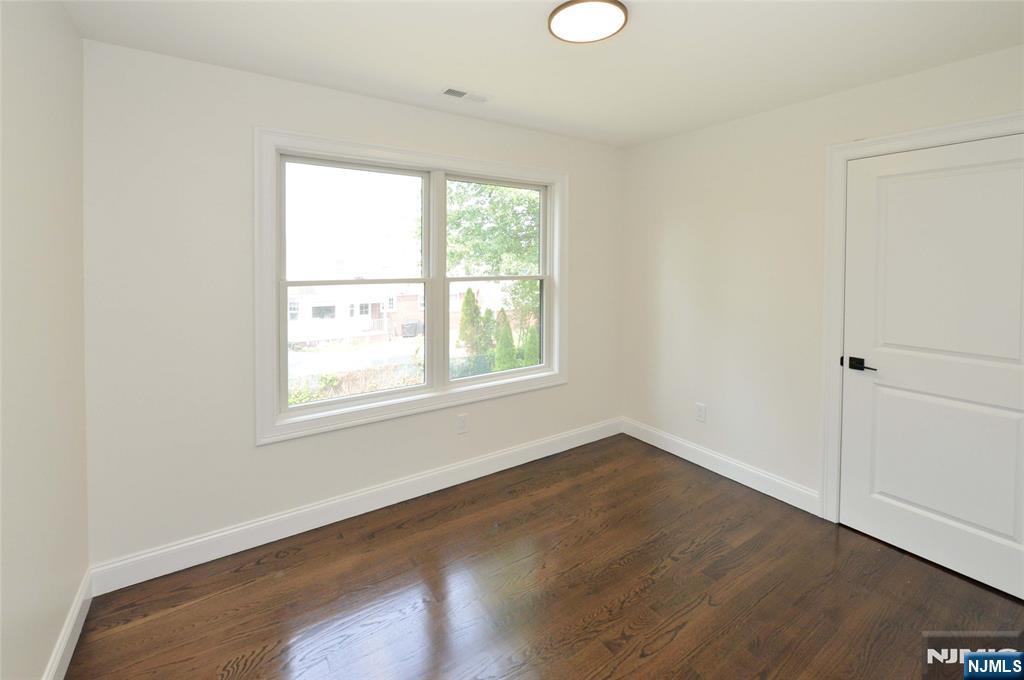 6-10 River Road Fair Lawn, NJ 07410 - Photo 15 of 27