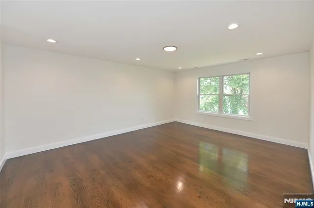 $979,000 | 6-10 River Road, Fair Lawn, NJ 07410