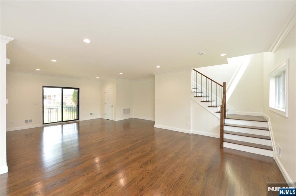 6-10 River Road Fair Lawn, NJ 07410 - Photo 3 of 27