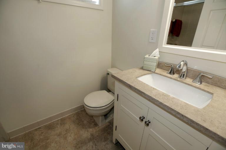 7610 Glendale Road Chevy Chase, MD 20815 - Photo 23 of 29 Bath