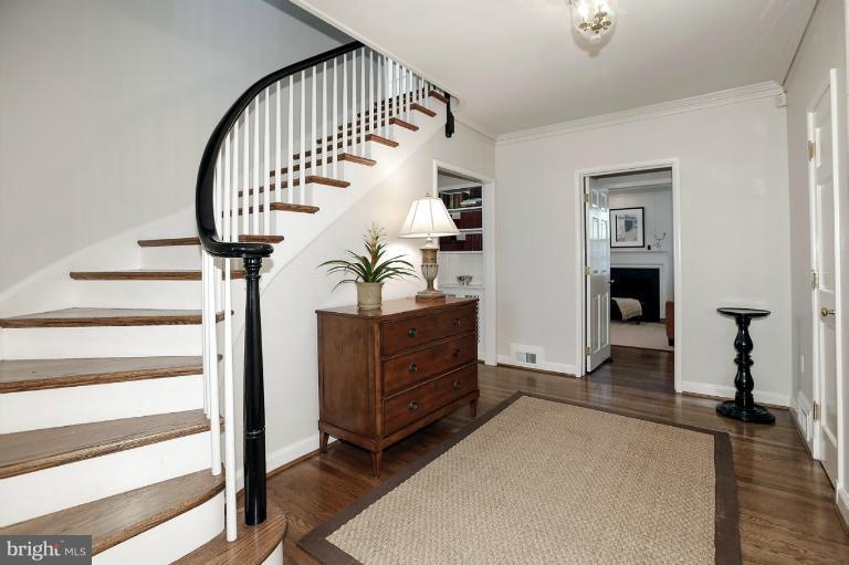7610 Glendale Road Chevy Chase, MD 20815 - Photo 5 of 29 Interior (General)