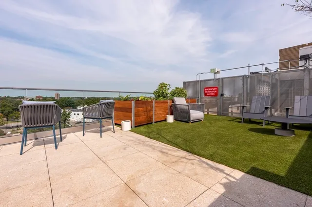 $2,700 | 280 Western Avenue, Unit 202, Boston, MA 02134