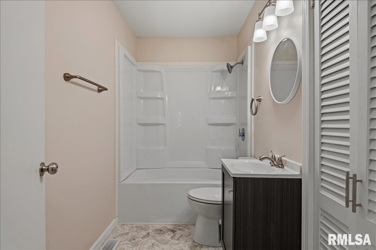 8 Douglas Court Springfield, IL 62704 - Photo 20 of 31
