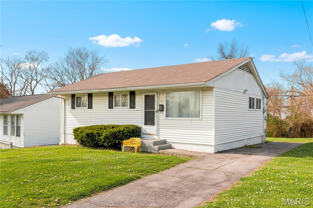 123 Grampian Road St. Louis, MO 63137 - Photo 2 of 26