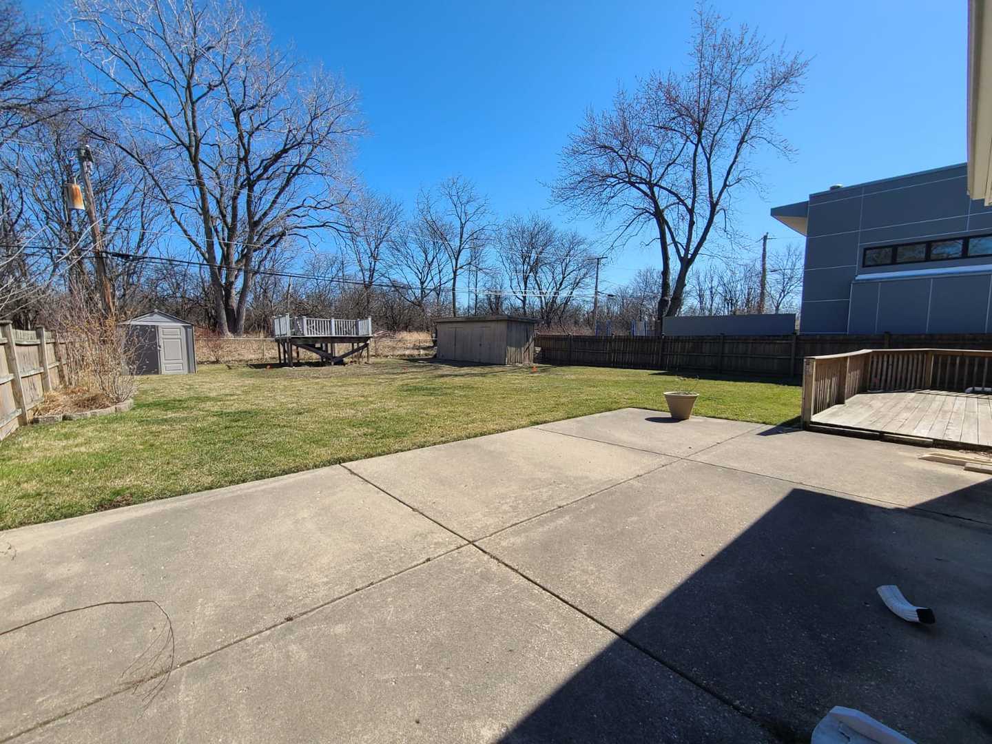 1441 Maple Street Glenview, IL 60025 - Photo 6 of 22 a view of a yard with plants and trees