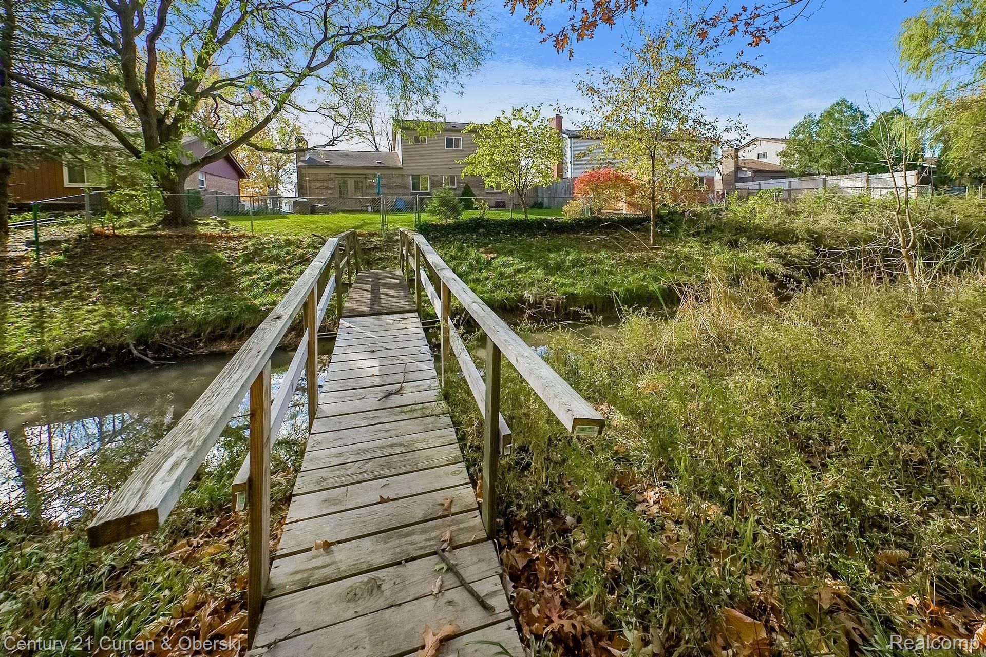43074 Arlington Road Canton, MI 48187 - Photo 35 of 41 036-photo-rear-view-8723813.jpg