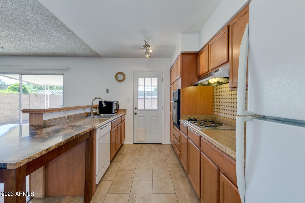 1623 East Del Rio Drive Tempe, AZ 85282 - Photo 5 of 42 1623 E DEL RIO DR