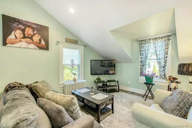 $3,600 | 43 James Street, Babylon, NY 11702