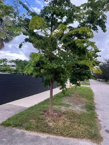 $1,500 | 1395 Daytonia Road, Unit 1, Miami Beach, FL 33141