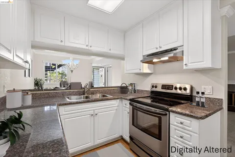 $474,999 | 660 Canyon Oaks Drive, Unit B, Oakland, CA 94605