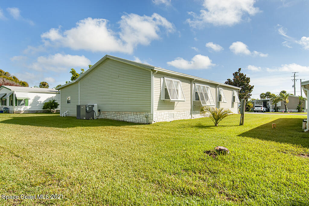 7490 Agawam Road Sebastian, FL 32976 - Photo 9 of 48 F53852D8-2BF8-4A9B-9092-7653C4AF004A