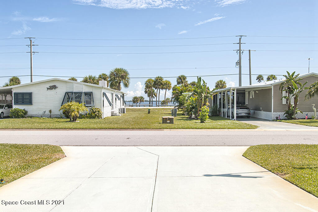 7490 Agawam Road Sebastian, FL 32976 - Photo 10 of 48 C820F803-1028-4FD9-8CAF-99B5553E91D9