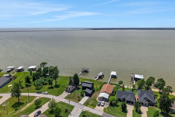 $549,000 | 546 West Cattle Drive, Onalaska, TX 77360