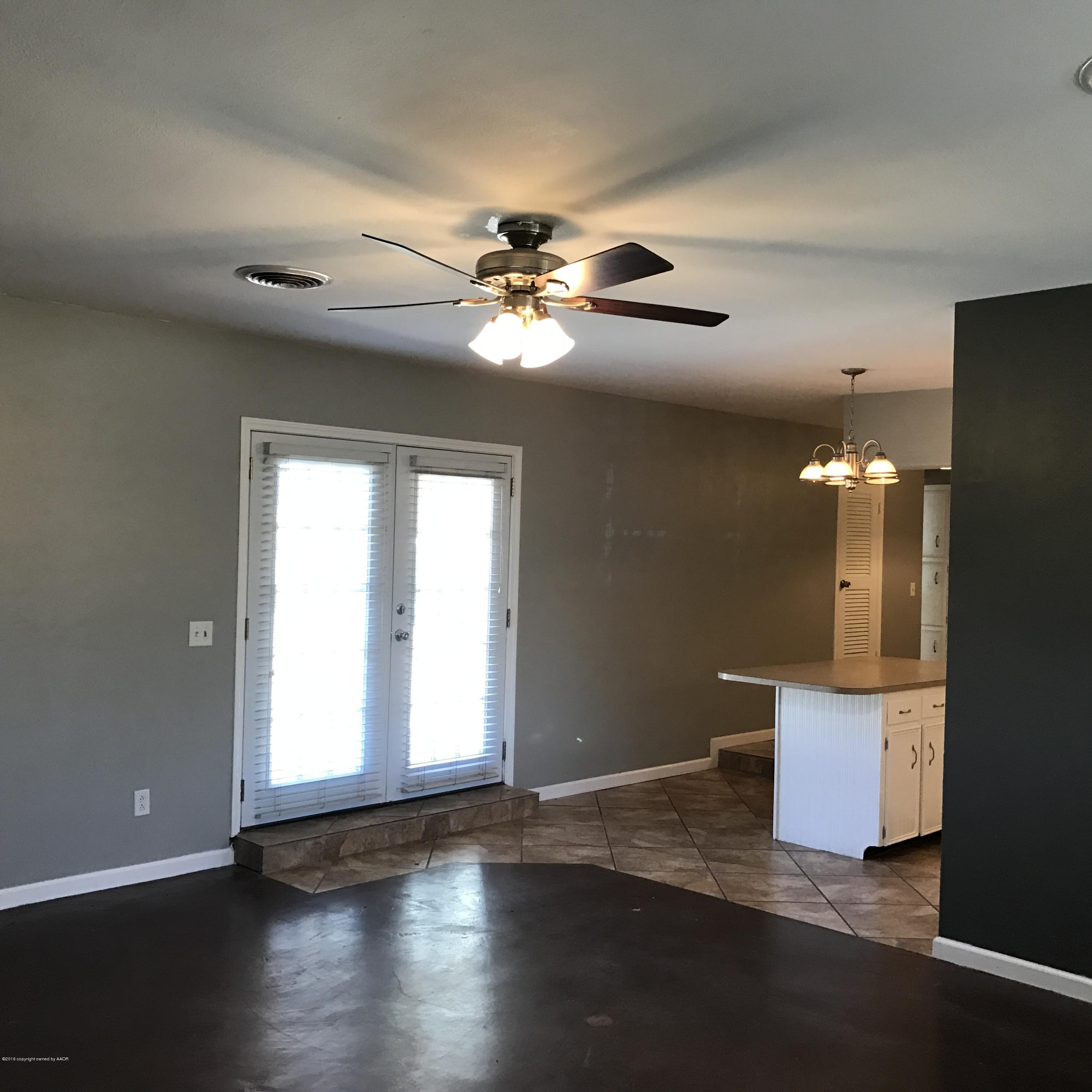 3804 Kingston Road Amarillo, TX 79109 - Photo 3 of 26 living to kitchen