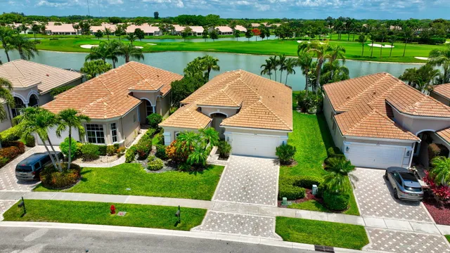 $428,000 | 6943 Fairway Lakes Drive, Boynton Beach, FL 33472
