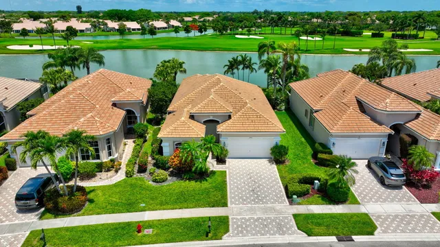 $428,000 | 6943 Fairway Lakes Drive, Boynton Beach, FL 33472