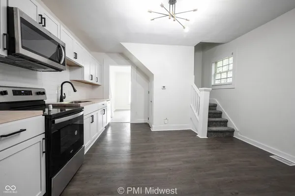 $1,400 | 426 North Bradley Avenue, Indianapolis, IN 46201