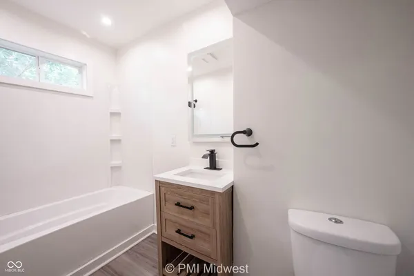 $1,400 | 426 North Bradley Avenue, Indianapolis, IN 46201