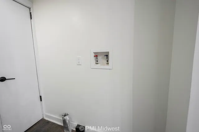 $1,400 | 426 North Bradley Avenue, Indianapolis, IN 46201