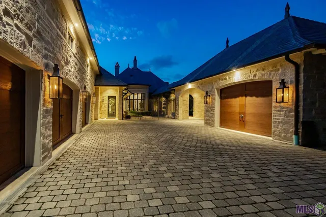 $5,900,000 | 23982 Ferry Landing Drive, Denham Springs, LA 70726