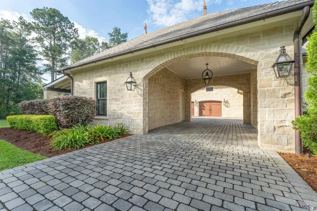 $5,900,000 | 23982 Ferry Landing Drive, Denham Springs, LA 70726
