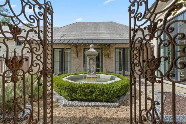 $5,900,000 | 23982 Ferry Landing Drive, Denham Springs, LA 70726