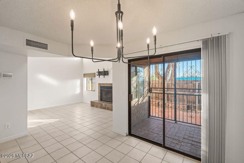 1949 North Swan Road, Unit 24 Tucson, AZ 85712 - Photo 15 of 35 Gallery Image 15