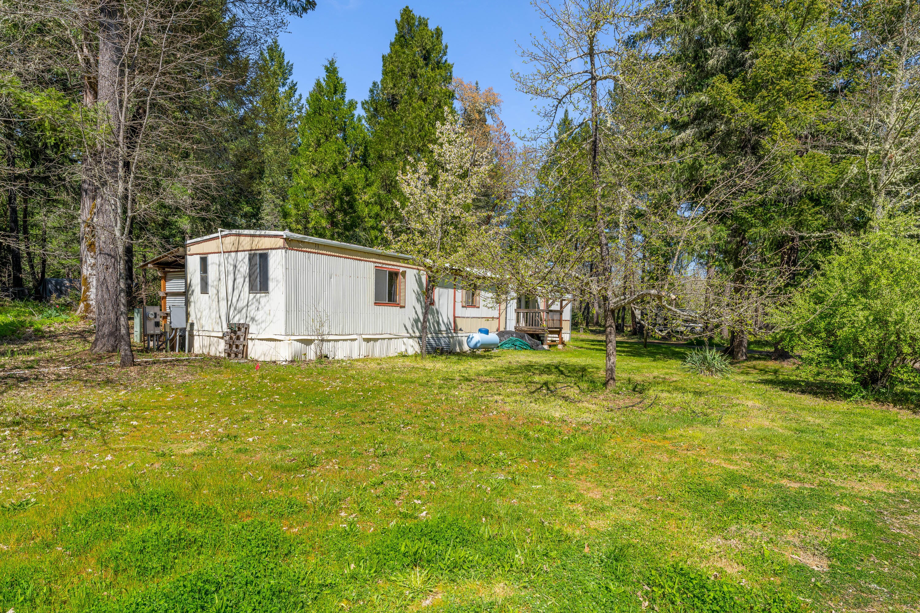 4701 Holland Loop Road Cave Junction, OR 97523 - Photo 21 of 44 EXT (3 of 14)