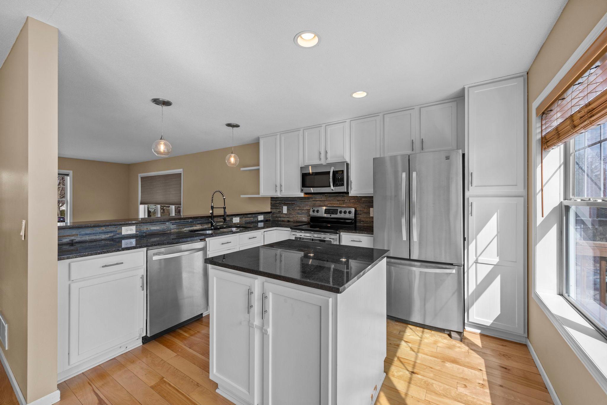 1825 3rd Street Northeast Minneapolis, MN 55418 - Photo 11 of 37