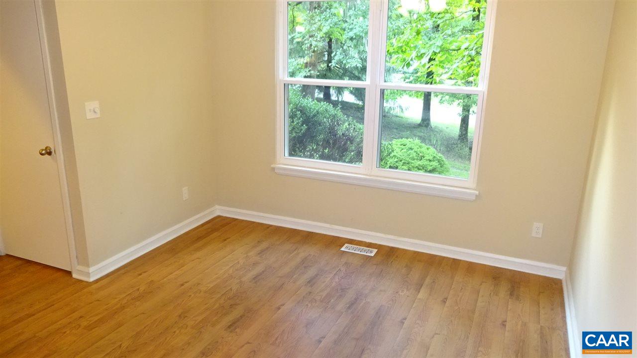 12 Ashton Road Palmyra, VA 22963 - Photo 4 of 25 an empty room with a window