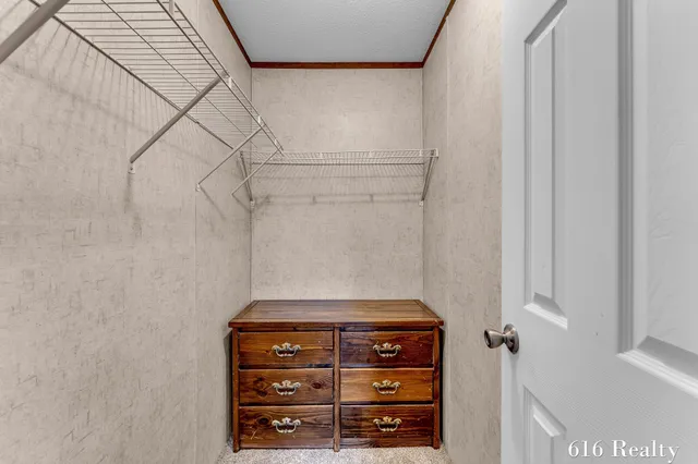 $111,000 | 1412 Red Oak Lane Northeast, Belmont, MI 49306