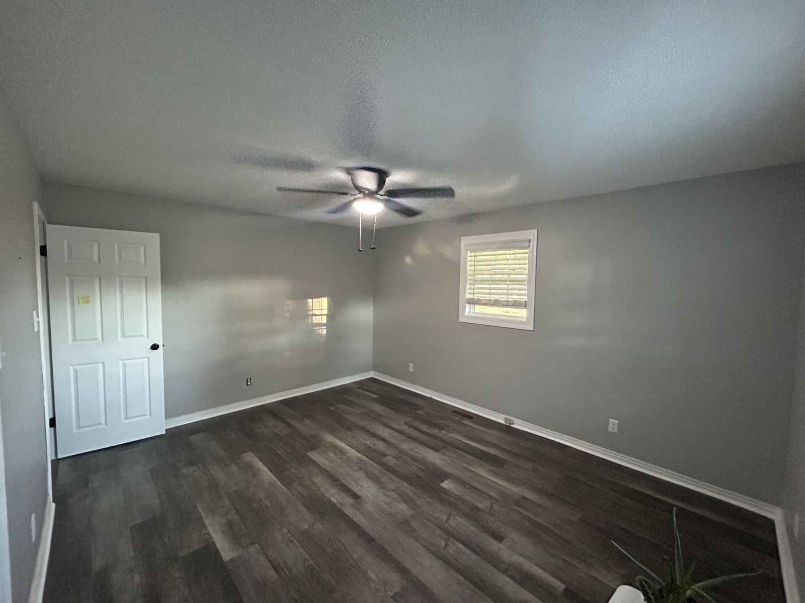 1800 Ozment Road Dyersburg, TN 38024 - Photo 19 of 30 wooden floor in an empty room
